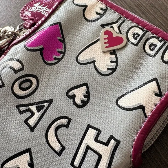 Coach Poppy Hearts Vertical Phone Wristlet Pink Gray 2011 - Picture 7 of 14